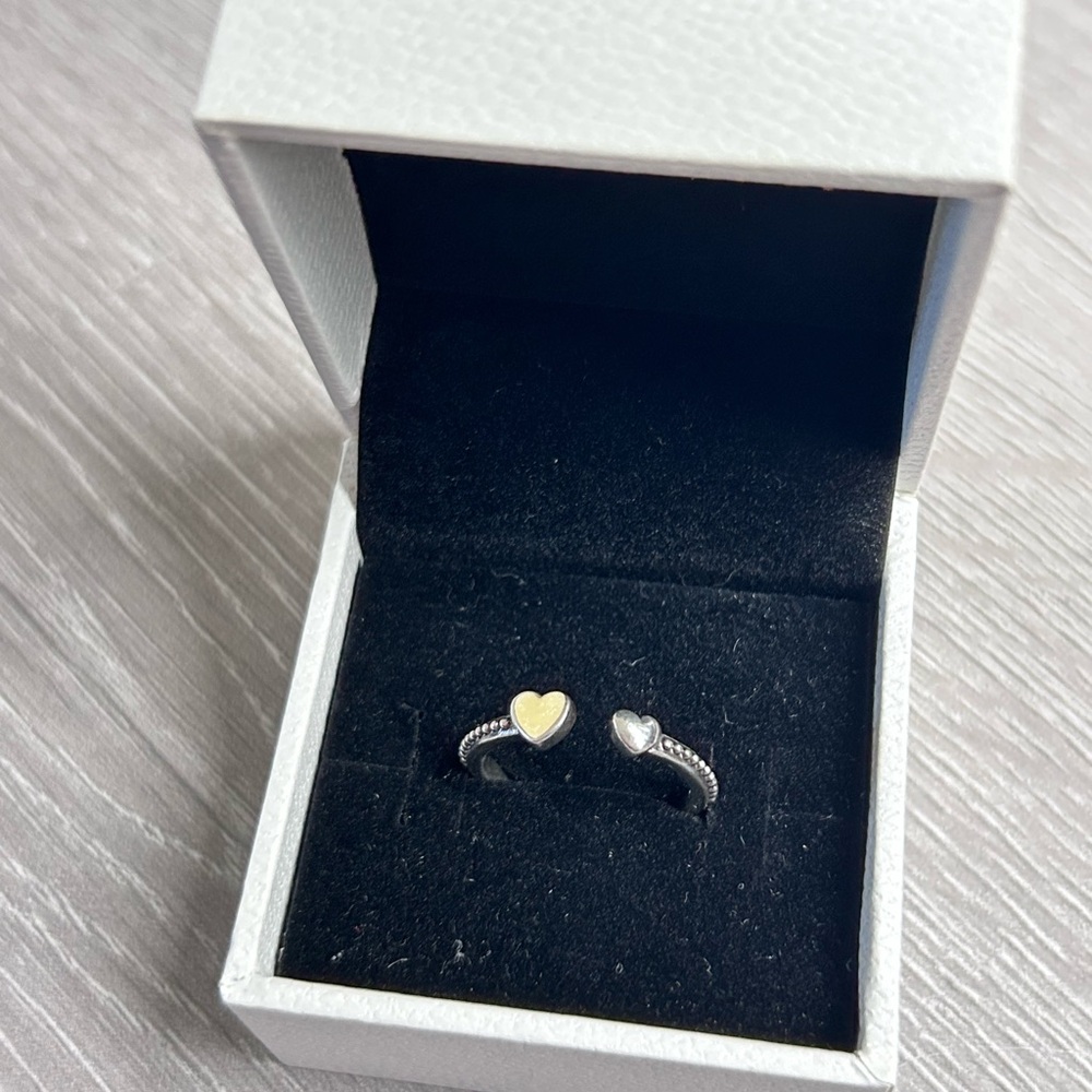 Pandora Elegant Heart Ring